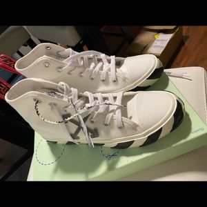 off white Vulc sneaker mid US m 7.5 -US w 9